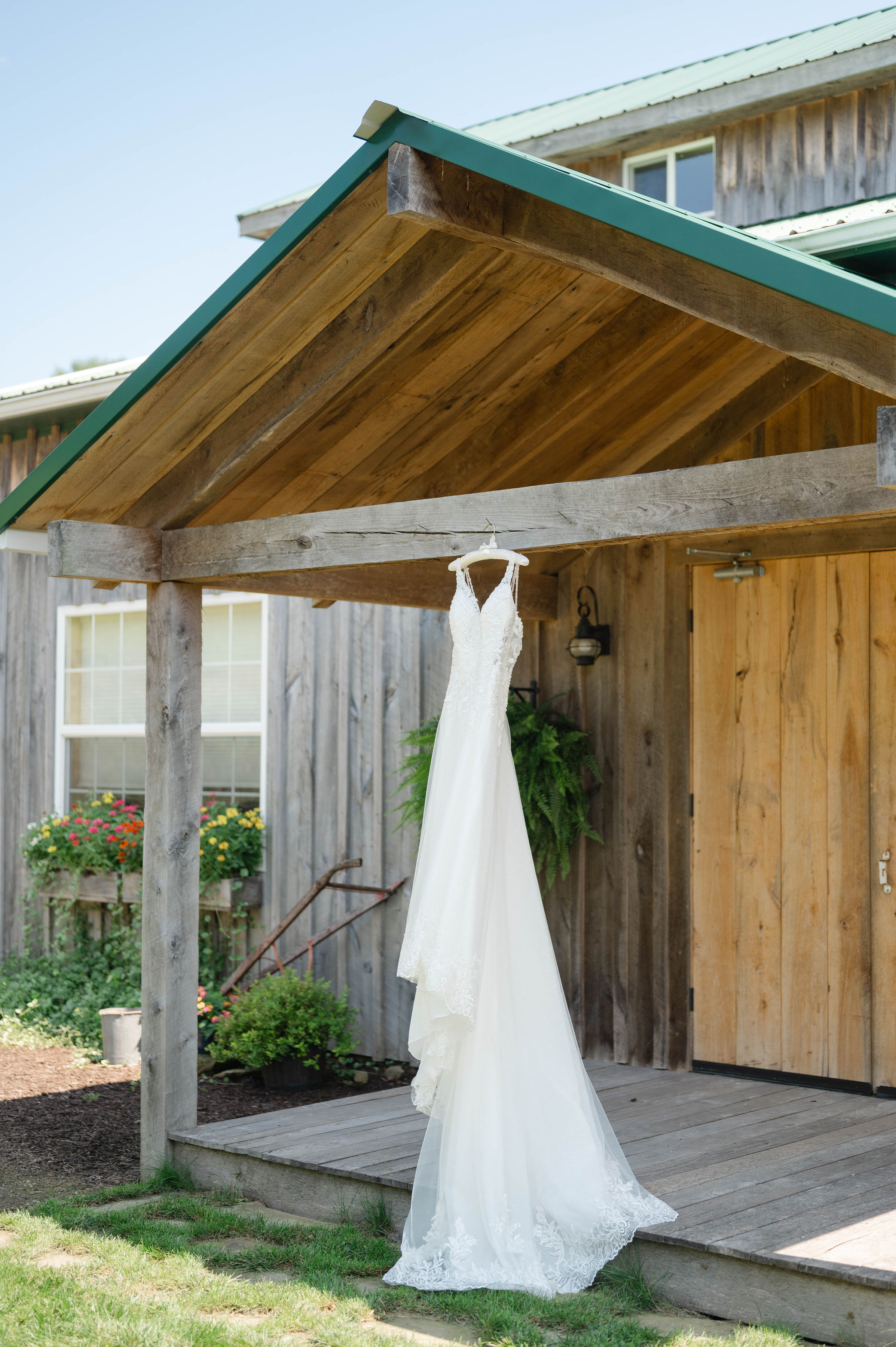 Samantha Walker Photography - Wedding Dress White Pine Grove