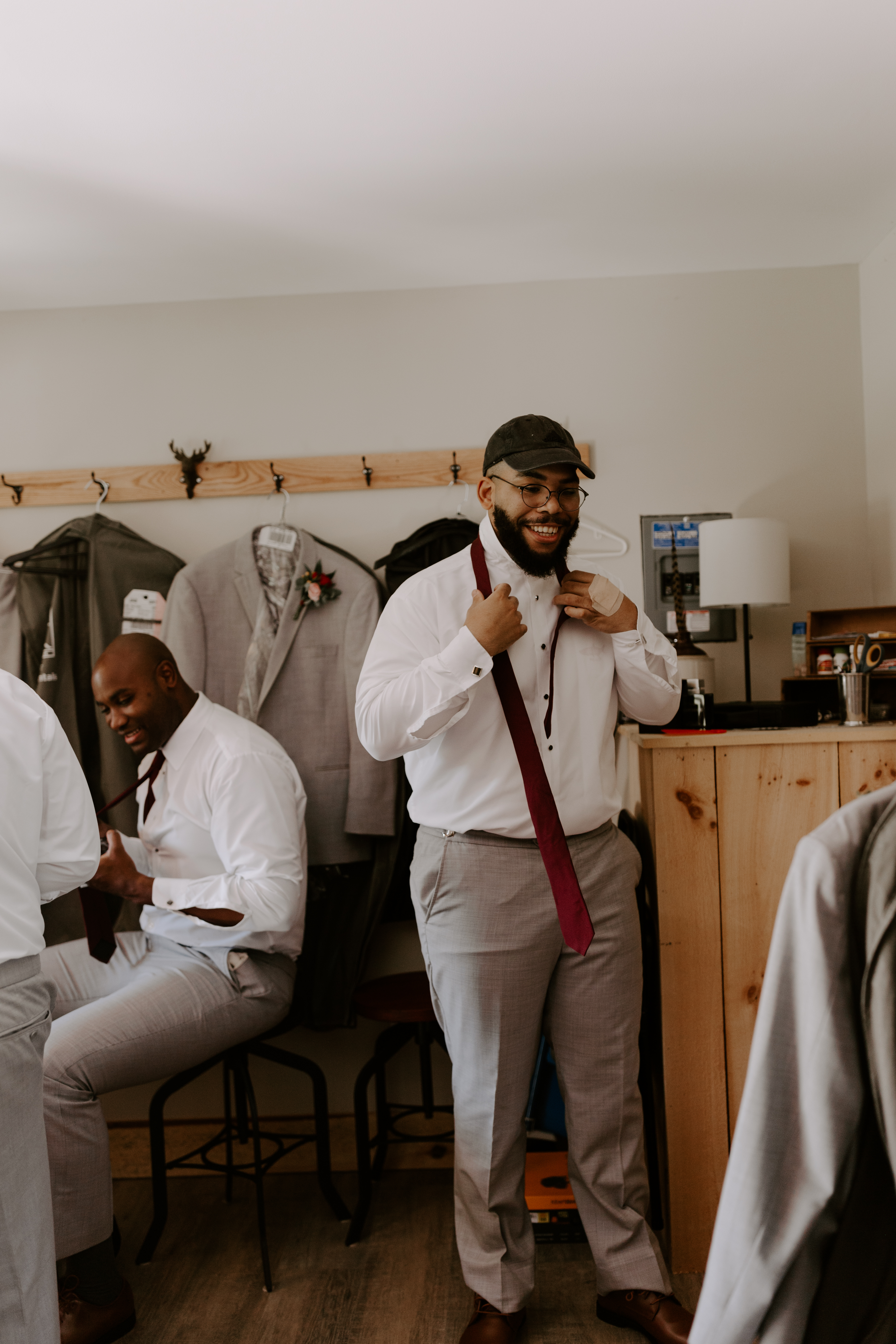 Aileen-Elizabeth-Photography-Grooms-Cabin-Getting-Ready White Pine Grove