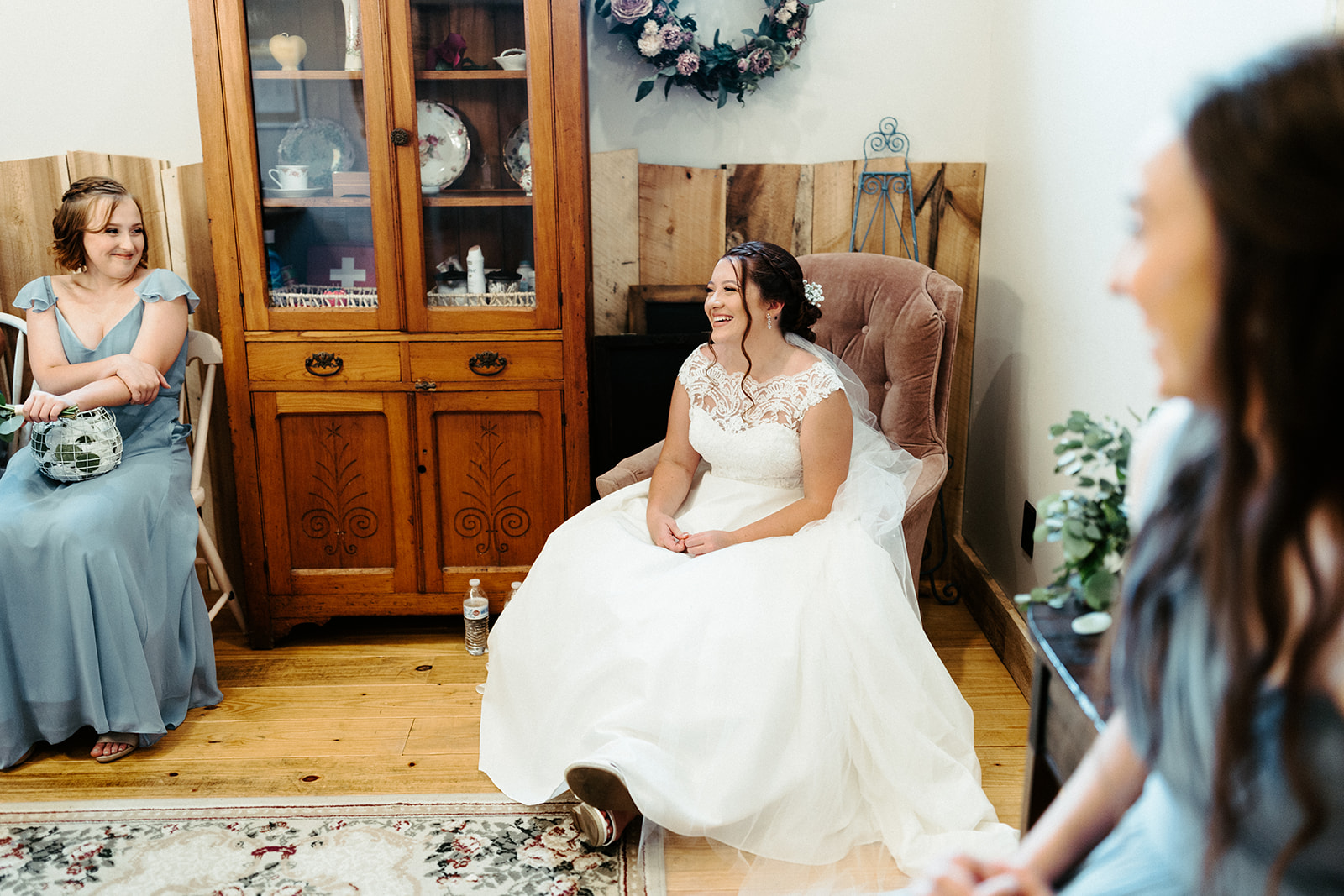 Jono Spear Photography - Bride in Bride's Room at White Pine Grove