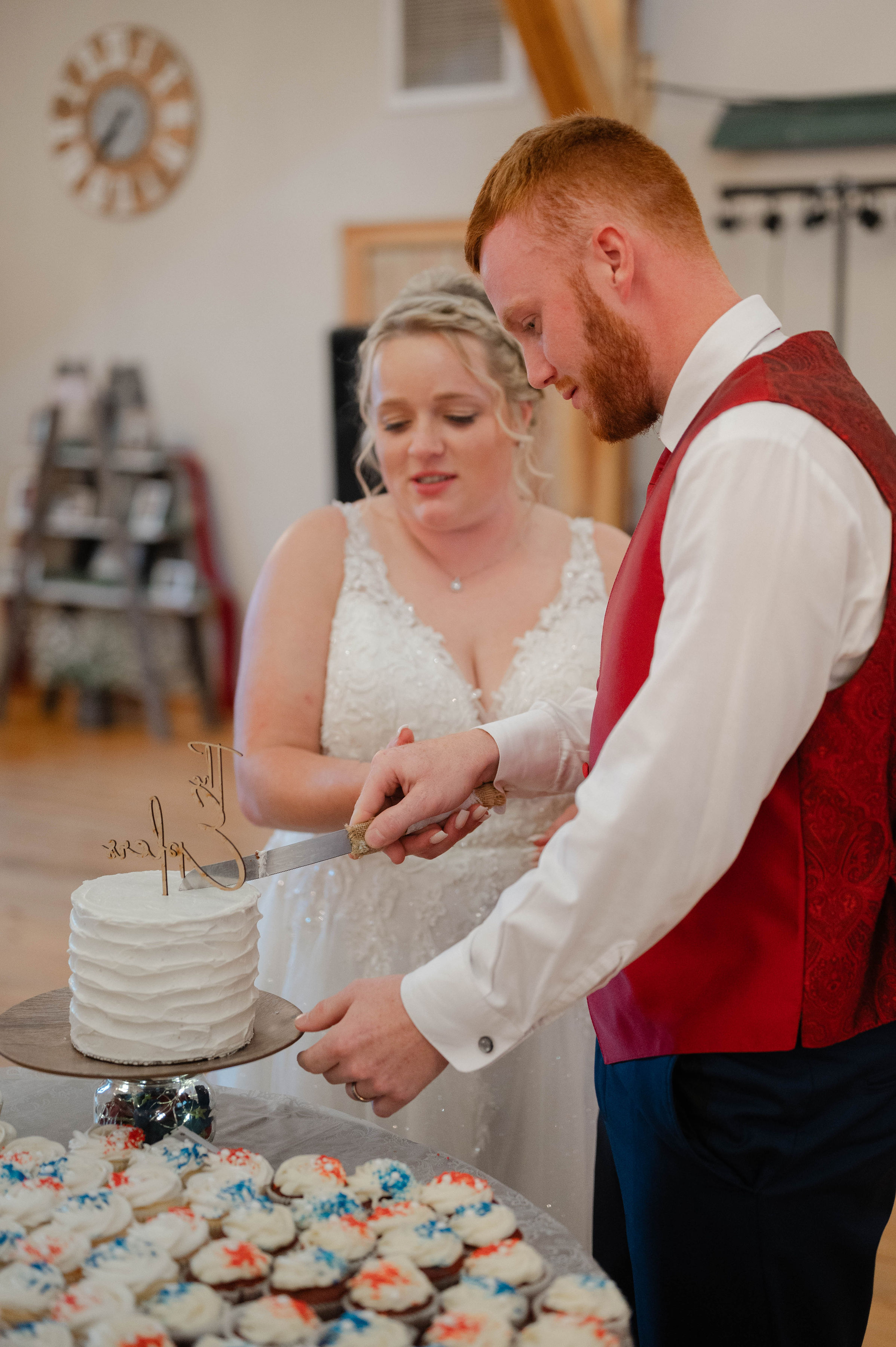 Samantha Walker Photography - Cake Cutting White Pine Grove