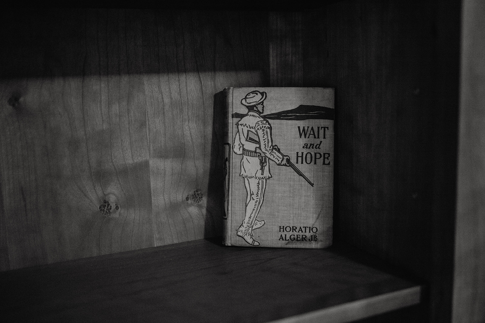 Aliyah Grace Burton Photography - Groom's Cabin advice book at White Pine Grove