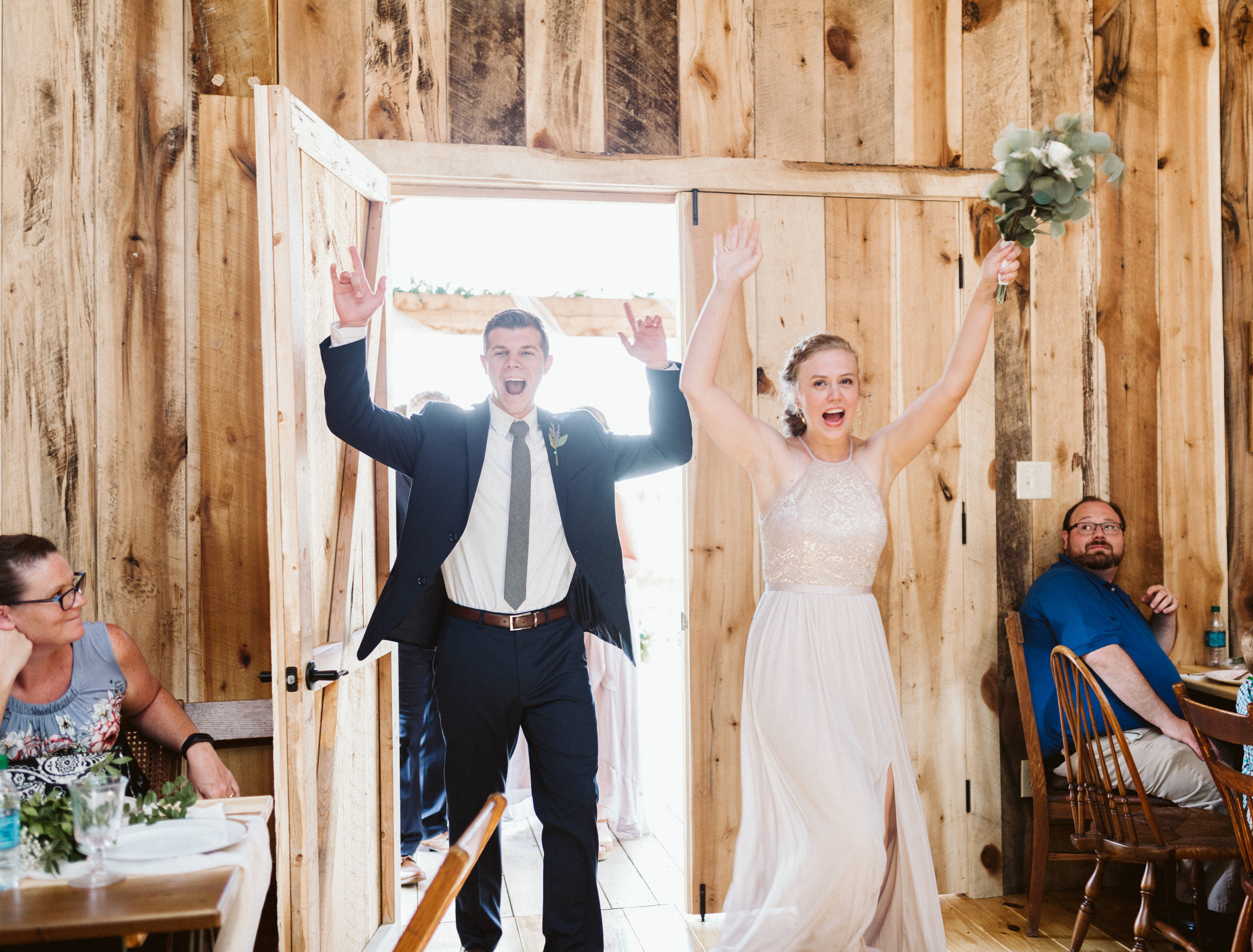 Stephen Schultz Photography White Pine GroveThe wedding party arrives for the reception