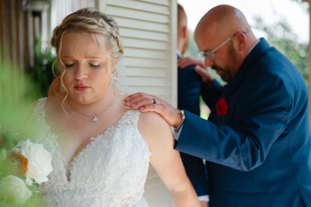 Samantha Walker Photography - First touch prayer at White Pine Grove