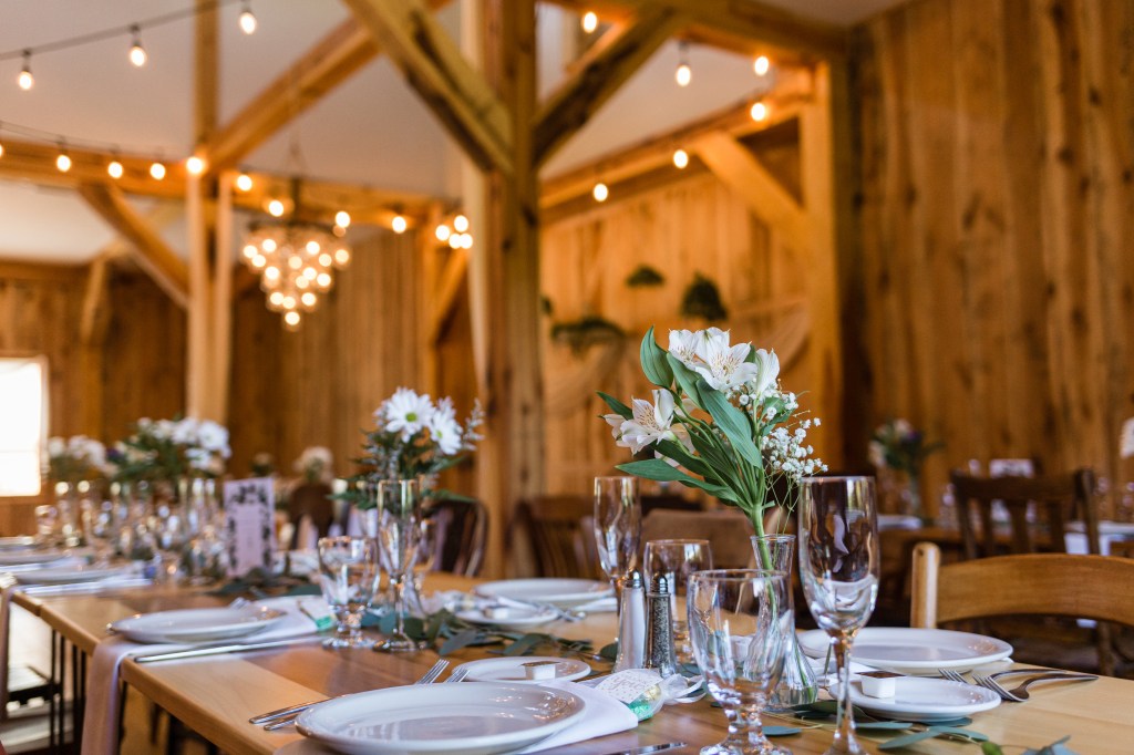 Mohican Media White Pine Grove Reception Tables