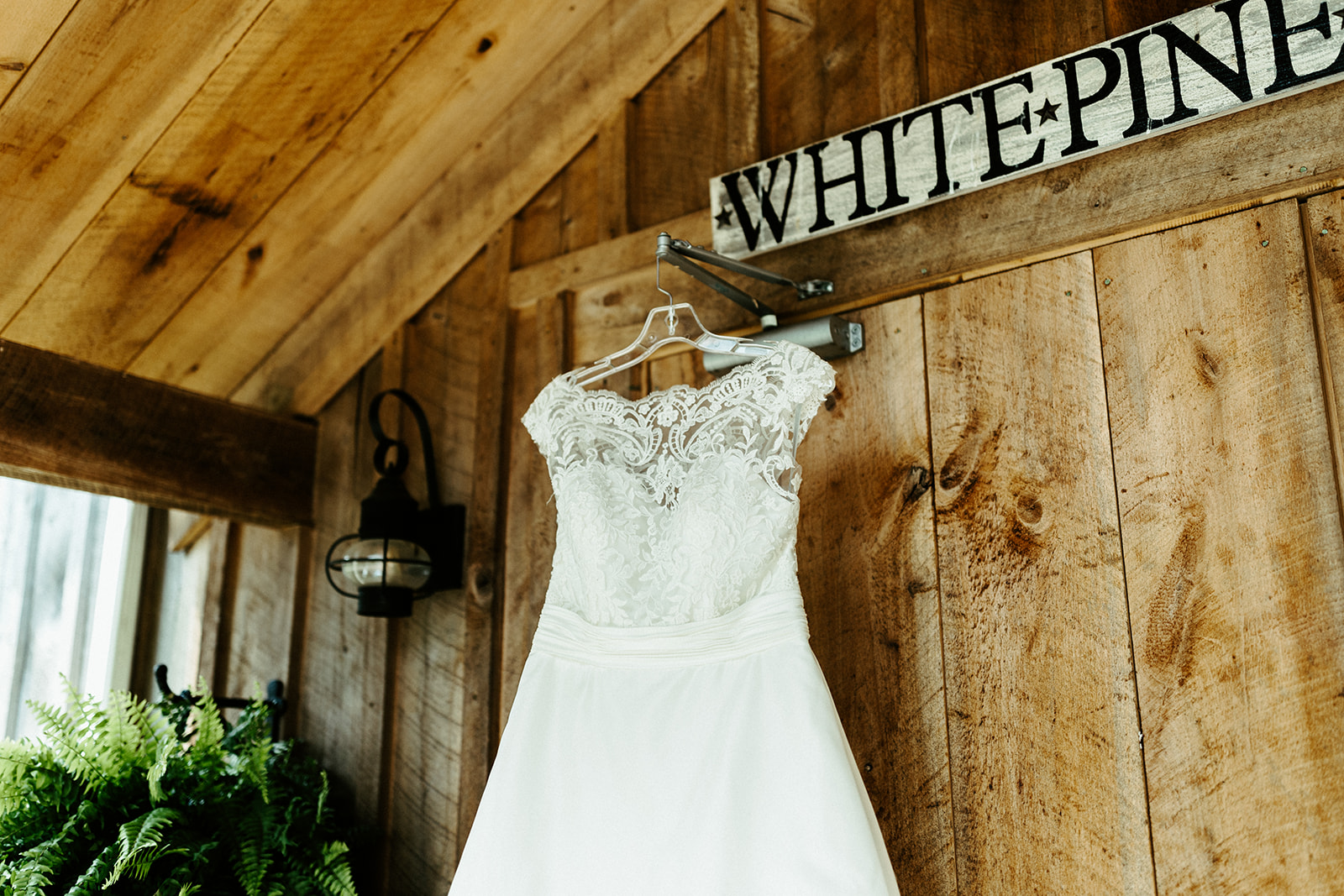 Jono Spear Photography - Wedding Dress White Pine Grove